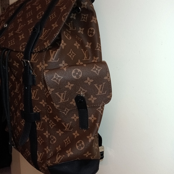 Your attention grabbing L.V. BackPack W/Authentic# being valid for this bag spec - Picture 8 of 12